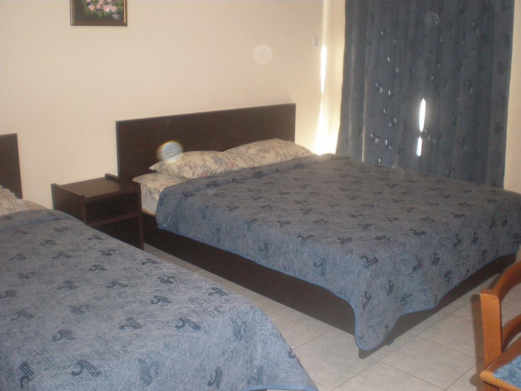 Filia Apartments Olympiaki Akti Room photo