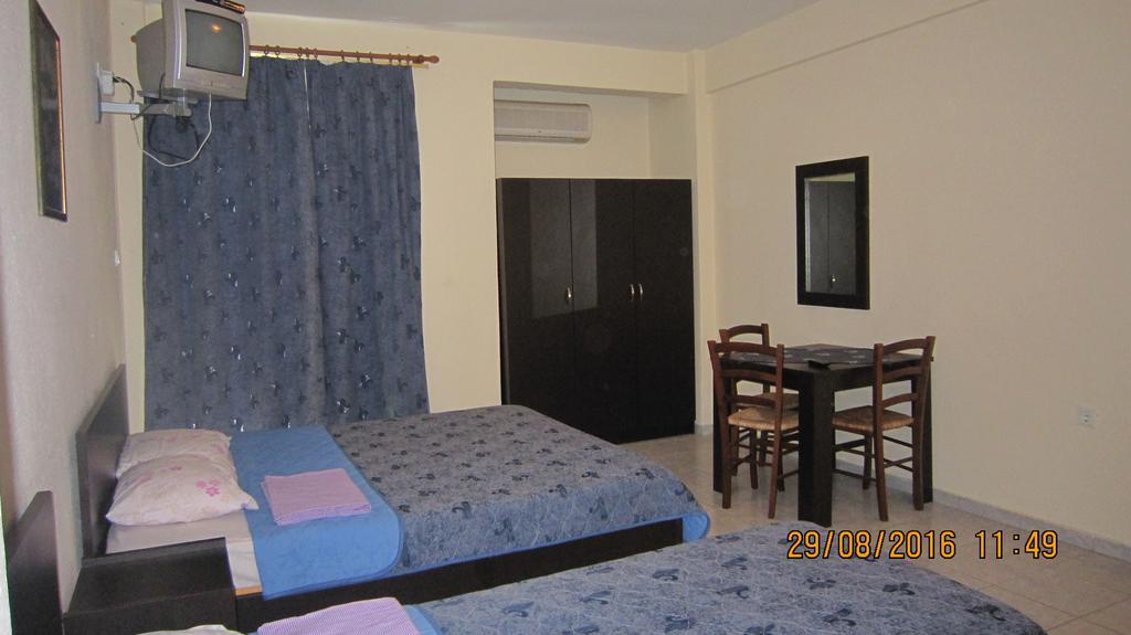 Filia Apartments Olympiaki Akti Exterior photo